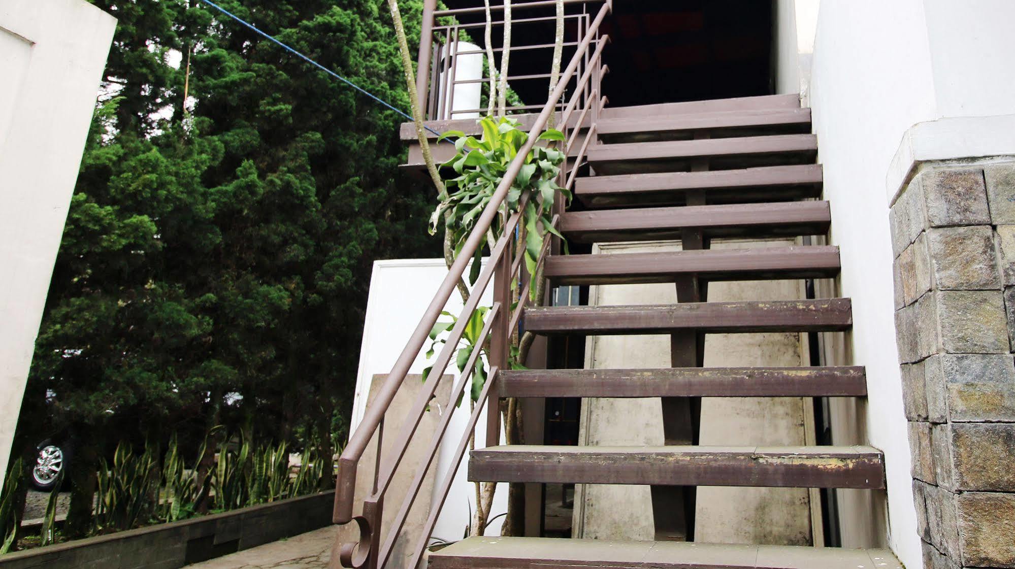 Zen Rooms Grand Hotel Lembang Exterior photo
