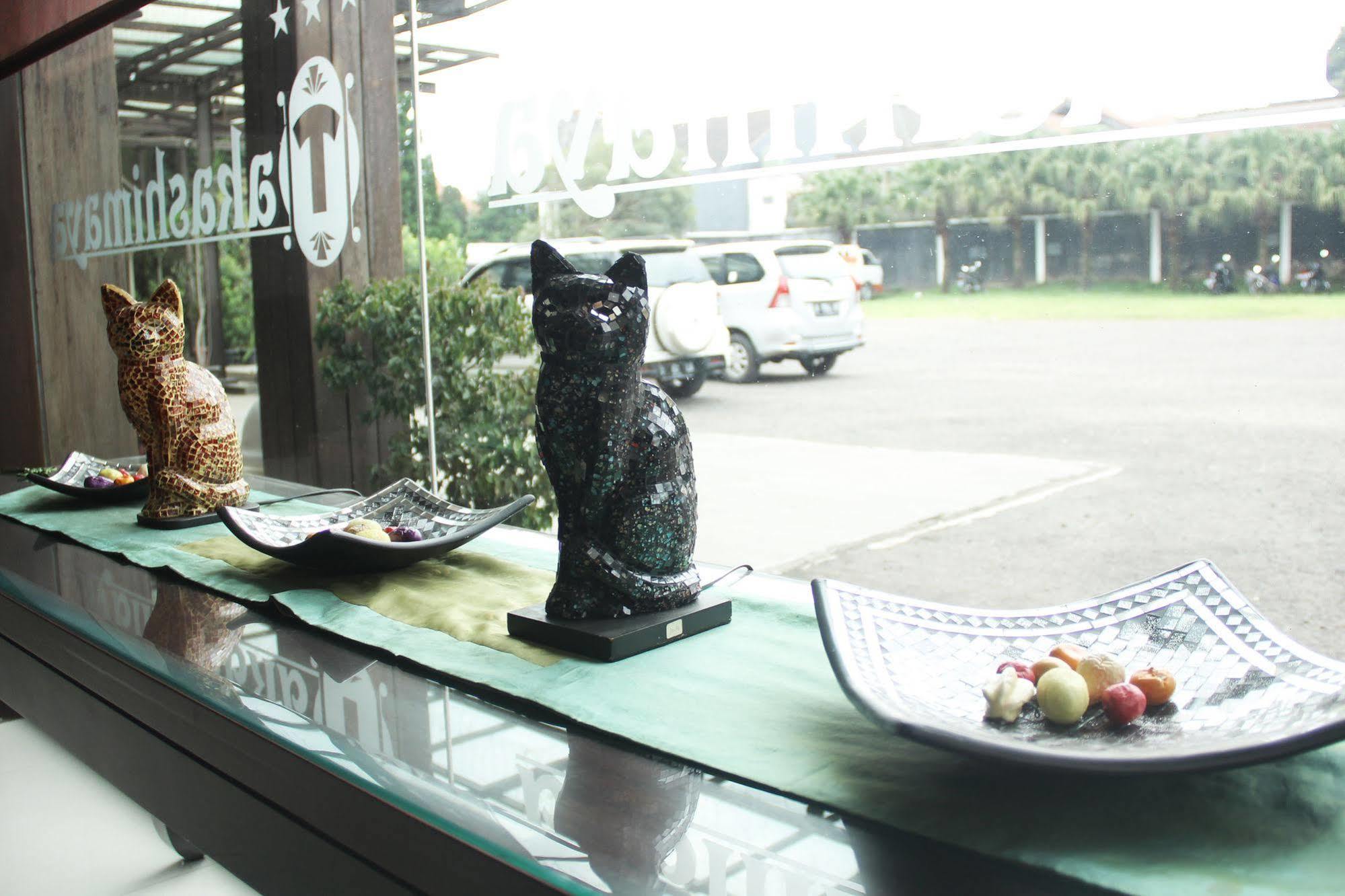 Zen Rooms Grand Hotel Lembang Exterior photo