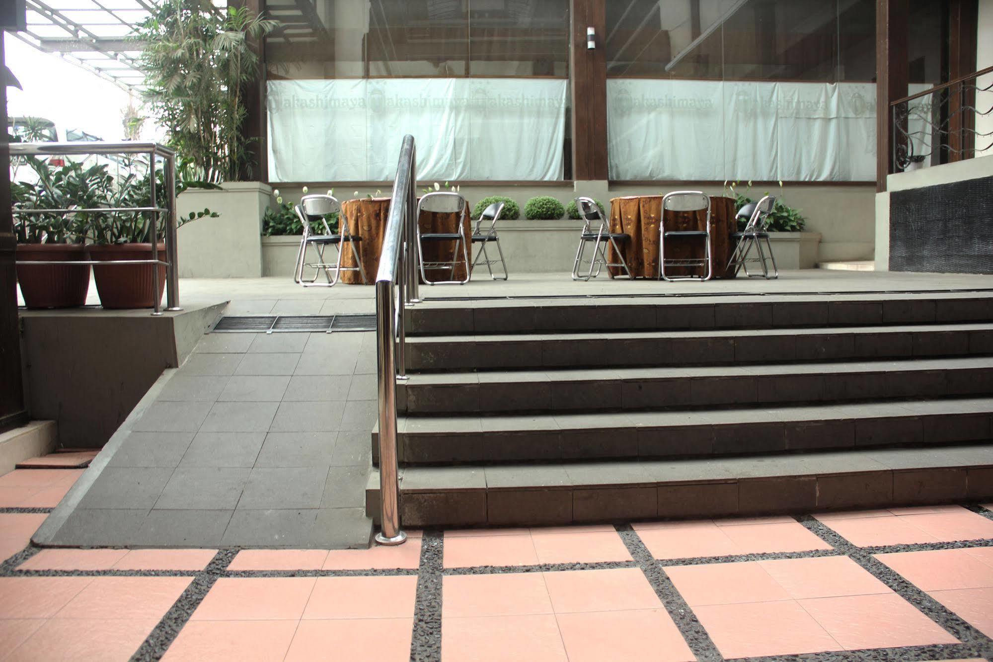 Zen Rooms Grand Hotel Lembang Exterior photo